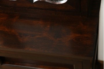 和製ヴィンテージ　国産職人手作り　手造り民芸家具　ガラス扉のデザインがおしゃれなキャビネット　(R-051362)