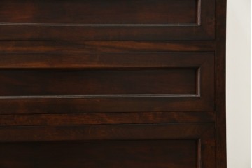 和製ヴィンテージ　国産職人手作り　手造り民芸家具　ガラス扉のデザインがおしゃれなキャビネット　(R-051362)