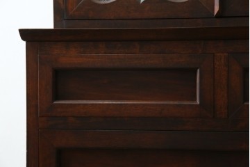 和製ヴィンテージ　国産職人手作り　手造り民芸家具　ガラス扉のデザインがおしゃれなキャビネット　(R-051362)