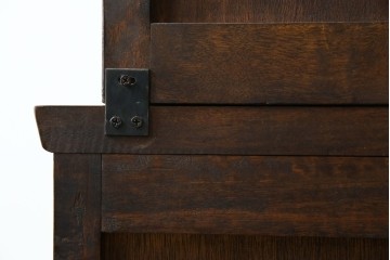 和製ヴィンテージ　国産職人手作り　手造り民芸家具　ガラス扉のデザインがおしゃれなキャビネット　(R-051362)