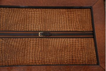 中古　GUCCI(グッチ)　Formitalia(フォルミタリア)　希少品!エレガントな雰囲気を醸し出すセンターテーブル(ローテーブル、机)(定価約80万円)(R-051363)