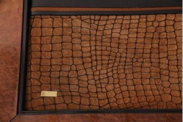 中古　GUCCI(グッチ)　Formitalia(フォルミタリア)　希少品!エレガントな雰囲気を醸し出すセンターテーブル(ローテーブル、机)(定価約80万円)(R-051363)