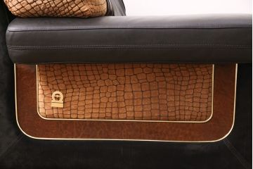 中古　GUCCI(グッチ)　Formitalia(フォルミタリア)　希少品!エレガントな雰囲気を醸し出す本革製のソファ(1人掛け、アームチェア)(定価約90万円)(R-051364)