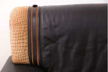 中古　GUCCI(グッチ)　Formitalia(フォルミタリア)　希少品!エレガントな雰囲気を醸し出す本革製のソファ(1人掛け、アームチェア)(定価約90万円)(R-051364)