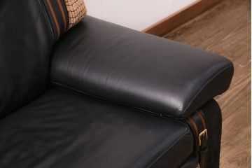 中古　GUCCI(グッチ)　Formitalia(フォルミタリア)　希少品!エレガントな雰囲気を醸し出す本革製のソファ(1人掛け、アームチェア)(定価約90万円)(R-051364)