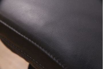 中古　GUCCI(グッチ)　Formitalia(フォルミタリア)　希少品!エレガントな雰囲気を醸し出す本革製のソファ(1人掛け、アームチェア)(定価約90万円)(R-051364)