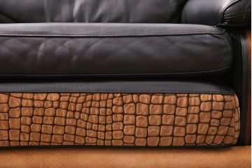 中古　GUCCI(グッチ)　Formitalia(フォルミタリア)　希少品!エレガントな雰囲気を醸し出す本革製のソファ(1人掛け、アームチェア)(定価約90万円)(R-051364)