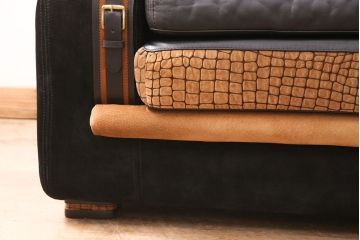 中古　GUCCI(グッチ)　Formitalia(フォルミタリア)　希少品!エレガントな雰囲気を醸し出す本革製のソファ(1人掛け、アームチェア)(定価約90万円)(R-051364)