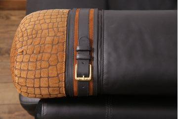 中古　GUCCI(グッチ)　Formitalia(フォルミタリア)　希少品!エレガントな雰囲気を醸し出す本革製のソファ(1人掛け、アームチェア)(定価約90万円)(R-051364)