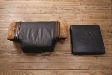 中古　GUCCI(グッチ)　Formitalia(フォルミタリア)　希少品!エレガントな雰囲気を醸し出す本革製のソファ(1人掛け、アームチェア)(定価約90万円)(R-051364)