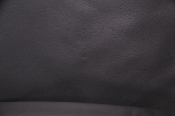 中古　GUCCI(グッチ)　Formitalia(フォルミタリア)　希少品!エレガントな雰囲気を醸し出す本革製のソファ(1人掛け、アームチェア)(定価約90万円)(R-051365)