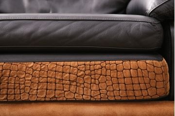 中古　GUCCI(グッチ)　Formitalia(フォルミタリア)　希少品!エレガントな雰囲気を醸し出す本革製のソファ(1人掛け、アームチェア)(定価約90万円)(R-051365)