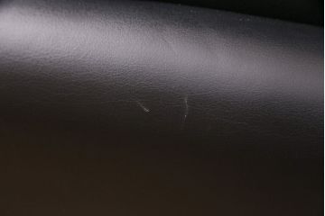 中古　GUCCI(グッチ)　Formitalia(フォルミタリア)　希少品!エレガントな雰囲気を醸し出す本革製のソファ(1人掛け、アームチェア)(定価約90万円)(R-051365)