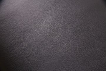 中古　GUCCI(グッチ)　Formitalia(フォルミタリア)　希少品!エレガントな雰囲気を醸し出す本革製のソファ(1人掛け、アームチェア)(定価約90万円)(R-051365)