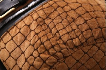 中古　GUCCI(グッチ)　Formitalia(フォルミタリア)　希少品!エレガントな雰囲気を醸し出す本革製のソファ(1人掛け、アームチェア)(定価約90万円)(R-051365)