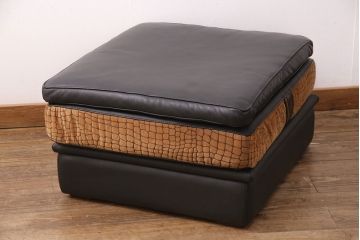 中古　GUCCI(グッチ)　Formitalia(フォルミタリア)　希少品!エレガントな雰囲気を醸し出す本革製のオットマン(1人掛けソファ、椅子、スツール)(定価約44万円)(R-051366)