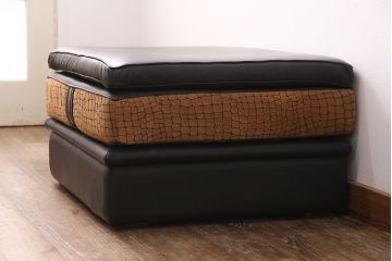 中古　GUCCI(グッチ)　Formitalia(フォルミタリア)　希少品!エレガントな雰囲気を醸し出す本革製のオットマン(1人掛けソファ、椅子、スツール)(定価約44万円)(R-051366)