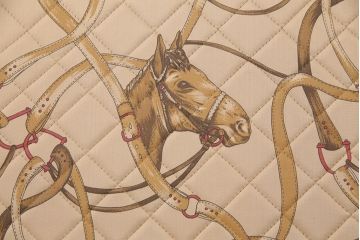 中古　GUCCI(グッチ)　Formitalia(フォルミタリア)　希少品!エレガントな雰囲気を醸し出す本革製のオットマン(1人掛けソファ、椅子、スツール)(定価約44万円)(R-051366)