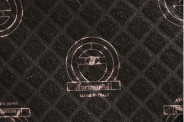 中古　GUCCI(グッチ)　Formitalia(フォルミタリア)　希少品!エレガントな雰囲気を醸し出す本革製のオットマン(1人掛けソファ、椅子、スツール)(定価約44万円)(R-051367)