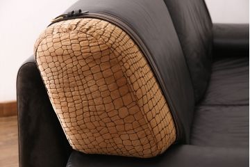 中古 GUCCI(グッチ) Formitalia(フォルミタリア) 希少品!エレガントな雰囲気を醸し出す本革ソファ(二人掛け、アームソファ)(定価約240万円)(R-051368)