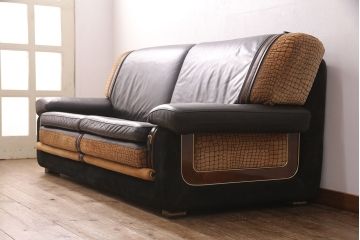 中古 GUCCI(グッチ) Formitalia(フォルミタリア) 希少品!エレガントな雰囲気を醸し出す本革ソファ(二人掛け、アームソファ)(定価約240万円)(R-051368)