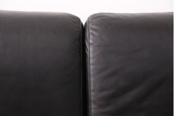 中古 GUCCI(グッチ) Formitalia(フォルミタリア) 希少品!エレガントな雰囲気を醸し出す本革ソファ(二人掛け、アームソファ)(定価約240万円)(R-051368)