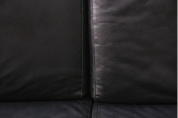 中古 GUCCI(グッチ) Formitalia(フォルミタリア) 希少品!エレガントな雰囲気を醸し出す本革ソファ(二人掛け、アームソファ)(定価約240万円)(R-051368)