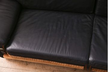 中古 GUCCI(グッチ) Formitalia(フォルミタリア) 希少品!エレガントな雰囲気を醸し出す本革ソファ(二人掛け、アームソファ)(定価約240万円)(R-051368)