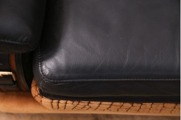 中古 GUCCI(グッチ) Formitalia(フォルミタリア) 希少品!エレガントな雰囲気を醸し出す本革ソファ(二人掛け、アームソファ)(定価約240万円)(R-051368)