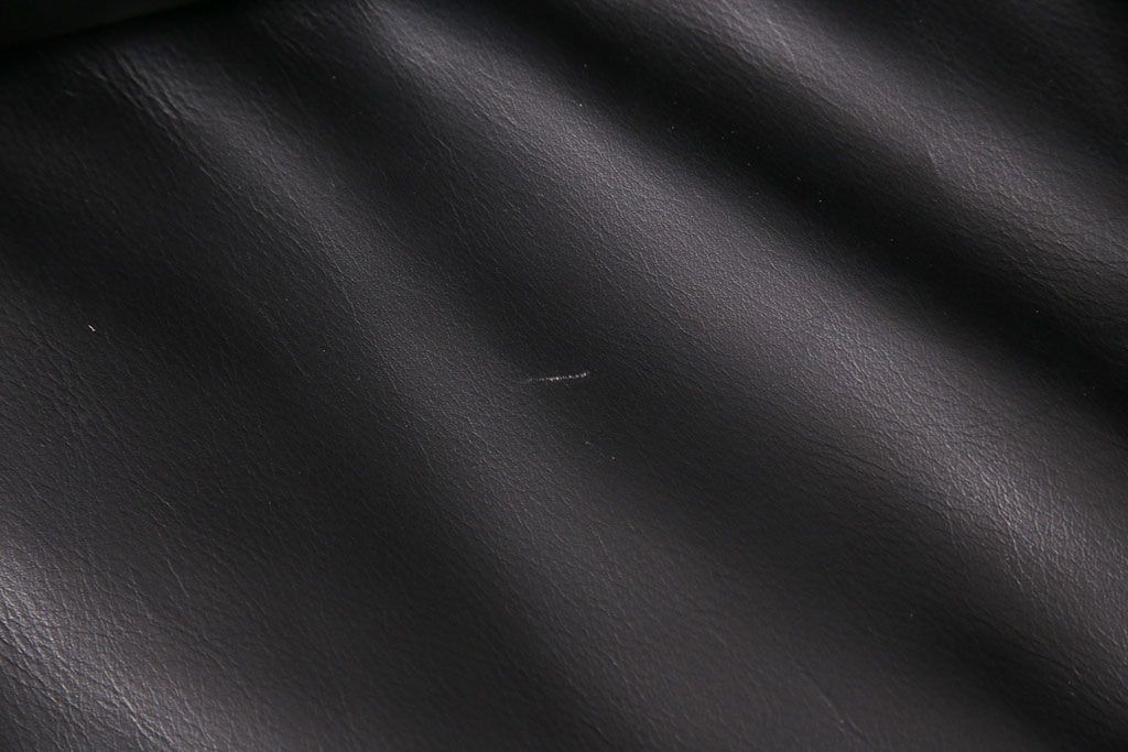 中古 GUCCI(グッチ) Formitalia(フォルミタリア) 希少品!エレガントな雰囲気を醸し出す本革ソファ(二人掛け、アームソファ)(定価約240万円)(R-051368)