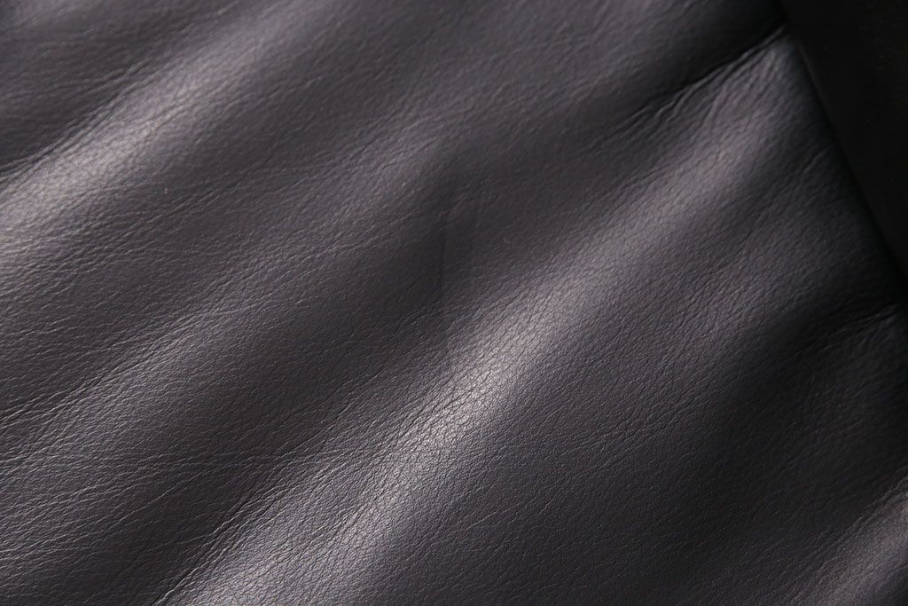 中古 GUCCI(グッチ) Formitalia(フォルミタリア) 希少品!エレガントな雰囲気を醸し出す本革ソファ(二人掛け、アームソファ)(定価約240万円)(R-051368)