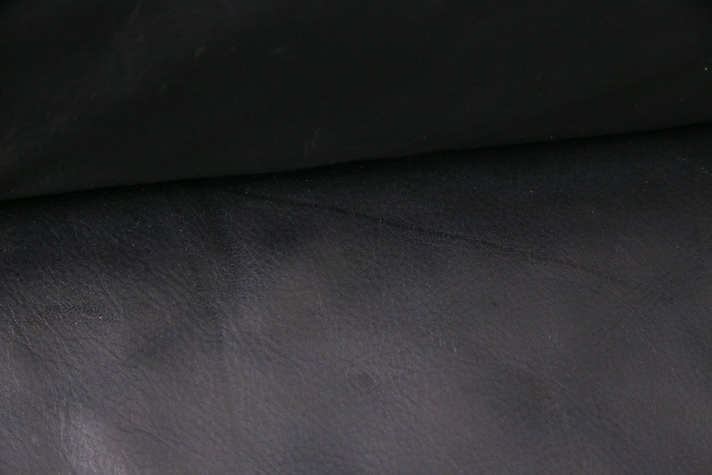 中古 GUCCI(グッチ) Formitalia(フォルミタリア) 希少品!エレガントな雰囲気を醸し出す本革ソファ(二人掛け、アームソファ)(定価約240万円)(R-051368)