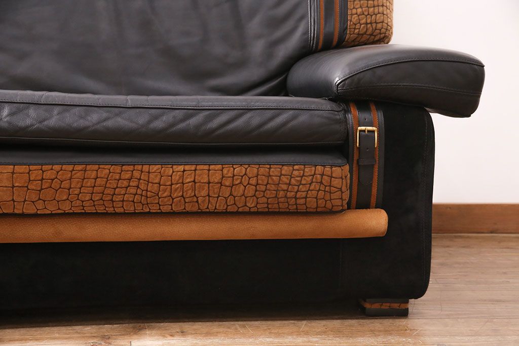 中古 GUCCI(グッチ) Formitalia(フォルミタリア) 希少品!エレガントな雰囲気を醸し出す本革ソファ(二人掛け、アームソファ)(定価約240万円)(R-051368)