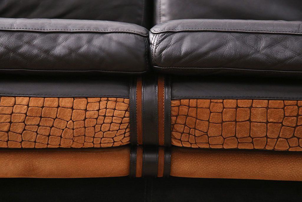 中古 GUCCI(グッチ) Formitalia(フォルミタリア) 希少品!エレガントな雰囲気を醸し出す本革ソファ(二人掛け、アームソファ)(定価約240万円)(R-051368)