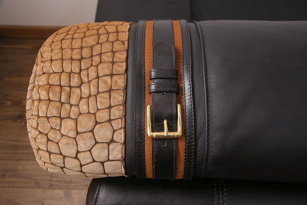 中古 GUCCI(グッチ) Formitalia(フォルミタリア) 希少品!エレガントな雰囲気を醸し出す本革ソファ(二人掛け、アームソファ)(定価約240万円)(R-051368)