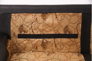 中古 GUCCI(グッチ) Formitalia(フォルミタリア) 希少品!エレガントな雰囲気を醸し出す本革ソファ(二人掛け、アームソファ)(定価約240万円)(R-051368)