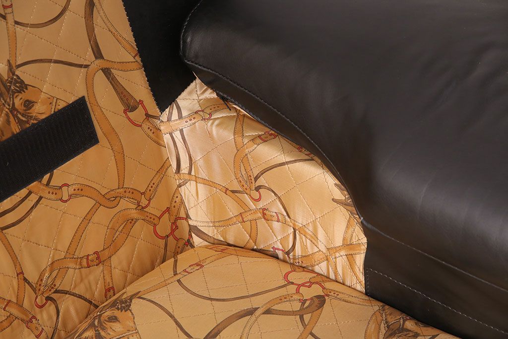 中古 GUCCI(グッチ) Formitalia(フォルミタリア) 希少品!エレガントな雰囲気を醸し出す本革ソファ(二人掛け、アームソファ)(定価約240万円)(R-051368)