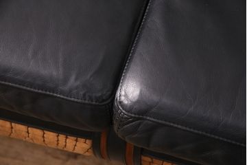 中古　GUCCI(グッチ)　Formitalia(フォルミタリア)　希少品!エレガントな雰囲気を醸し出す本革ソファ(二人掛け、アームソファ)(定価約240万円)(R-051368)