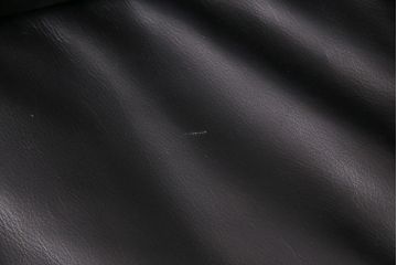 中古　GUCCI(グッチ)　Formitalia(フォルミタリア)　希少品!エレガントな雰囲気を醸し出す本革ソファ(二人掛け、アームソファ)(定価約240万円)(R-051368)