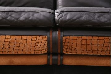 中古　GUCCI(グッチ)　Formitalia(フォルミタリア)　希少品!エレガントな雰囲気を醸し出す本革ソファ(二人掛け、アームソファ)(定価約240万円)(R-051368)