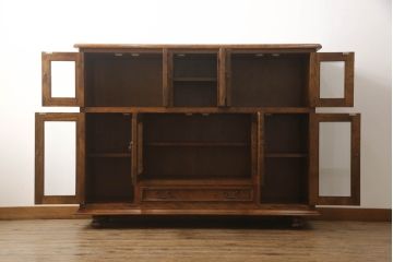 中古　九州民芸家具　樺桜(カバザクラ)の赤みがかった木肌が美しいサイドボード(収納棚、食器棚、キャビネット)(R-051371)