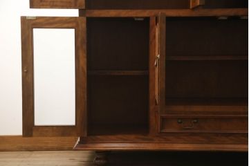 中古　九州民芸家具　樺桜(カバザクラ)の赤みがかった木肌が美しいサイドボード(収納棚、食器棚、キャビネット)(R-051371)