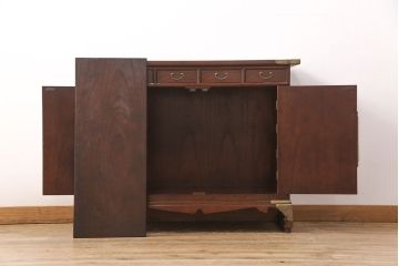 中古　民芸家具　李朝デザイン　アジアンな雰囲気作りに活躍する収納棚(定価約14万円)(書棚、サイドボード、キャビネット)(R-051372)