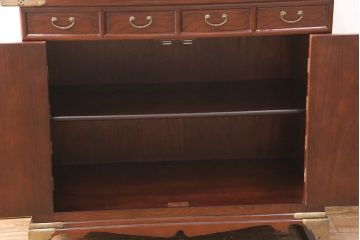 中古　民芸家具　李朝デザイン　アジアンな雰囲気作りに活躍する収納棚(定価約14万円)(書棚、サイドボード、キャビネット)(R-051372)