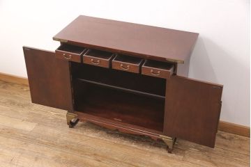中古　民芸家具　李朝デザイン　アジアンな雰囲気作りに活躍する収納棚(定価約14万円)(書棚、サイドボード、キャビネット)(R-051372)