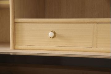 中古　国産　民芸家具　漆塗り風　衣装盆付き!山水図が美しい、しっとりとした佇まいの桐箪笥(定価約70万円)(重ね箪笥、着物箪笥、和タンス)(R-051373)