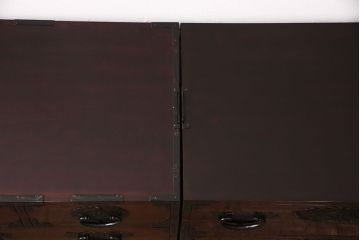 中古　極美品　民芸家具　熊野洞　木地呂塗り　立派な金具と欅の杢目が荘厳な雰囲気を醸し出す仙台箪笥(整理箪笥、衣装箪笥、重ね箪笥)(定価約130万円)(R-051374)