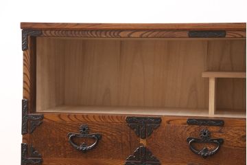 中古　岩谷堂箪笥　台輪・脚付きリメイク　和の趣を感じさせる渋い佇まいの箪笥サイドボード(衣装箪笥、引き出し、和タンス、チェスト)(R-051376)