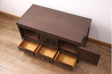 中古　松本民芸家具　ヒノキ天板・脚(台輪)付きリメイク　和モダンの空間づくりに活躍するローボード(テレビ台、テレビボード、リビングボード、収納棚)(R-051378)