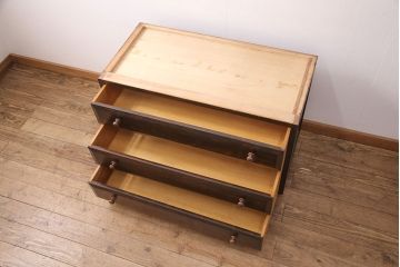 中古　松本民芸家具　ヒノキ天板・脚(台輪)付きリメイク　和モダンの空間づくりに活躍するローチェスト(引き出し、リビングボード、サイドチェスト)(R-051379)